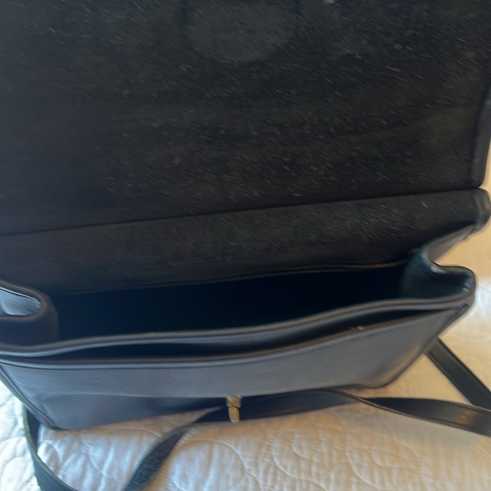 Vintage Coach Purse 
90s Willis Crossbody Satchel Bag 
Authentic Black Leather - Picture 3 of 6
